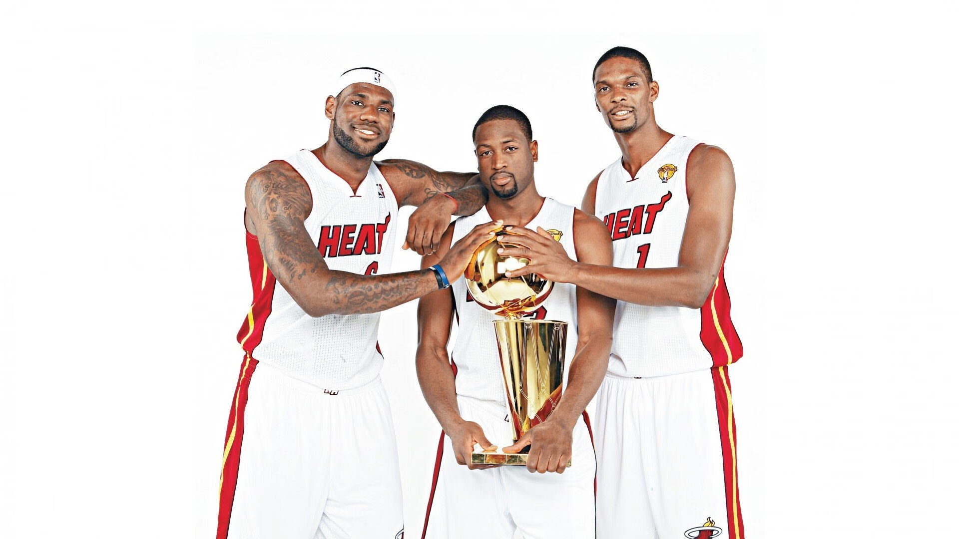 乐鱼app-灰熊更衣室紧张升级，莫兰特与主帅零交流传闻，莫兰特在灰熊球衣